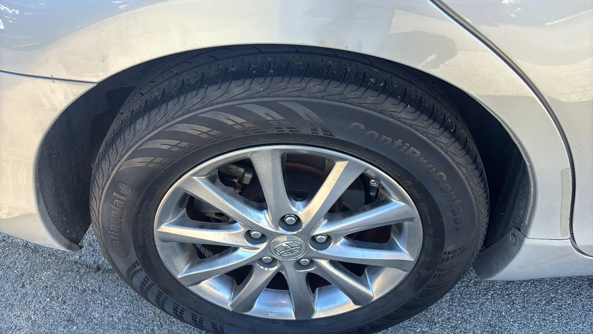 Used 2011 Toyota Camry Hybrid FWD image 32