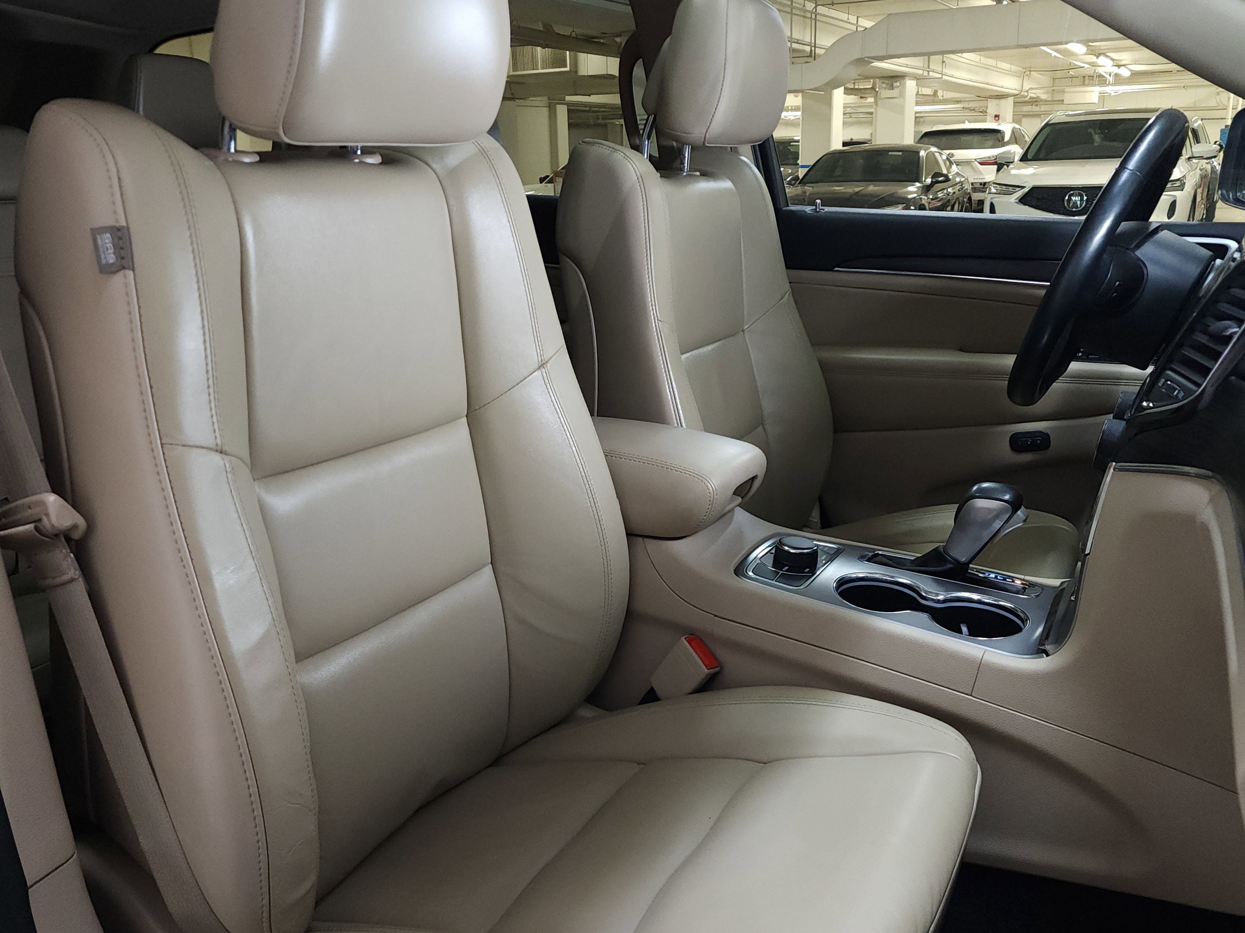 Used 2021 Jeep Grand Cherokee Limited w/ Trailer Tow Group IV image 24