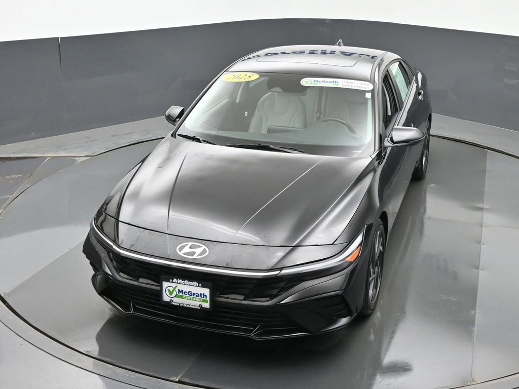 Used 2025 Hyundai Elantra Limited image 25