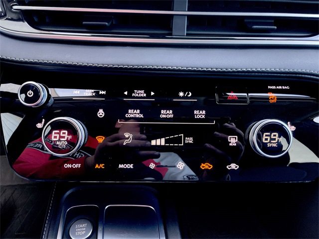 Used 2023 INFINITI QX60 Luxe image 18