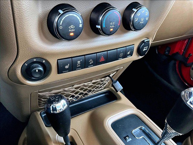 Used 2014 Jeep Wrangler Unlimited Sahara AWD/4WD image 23