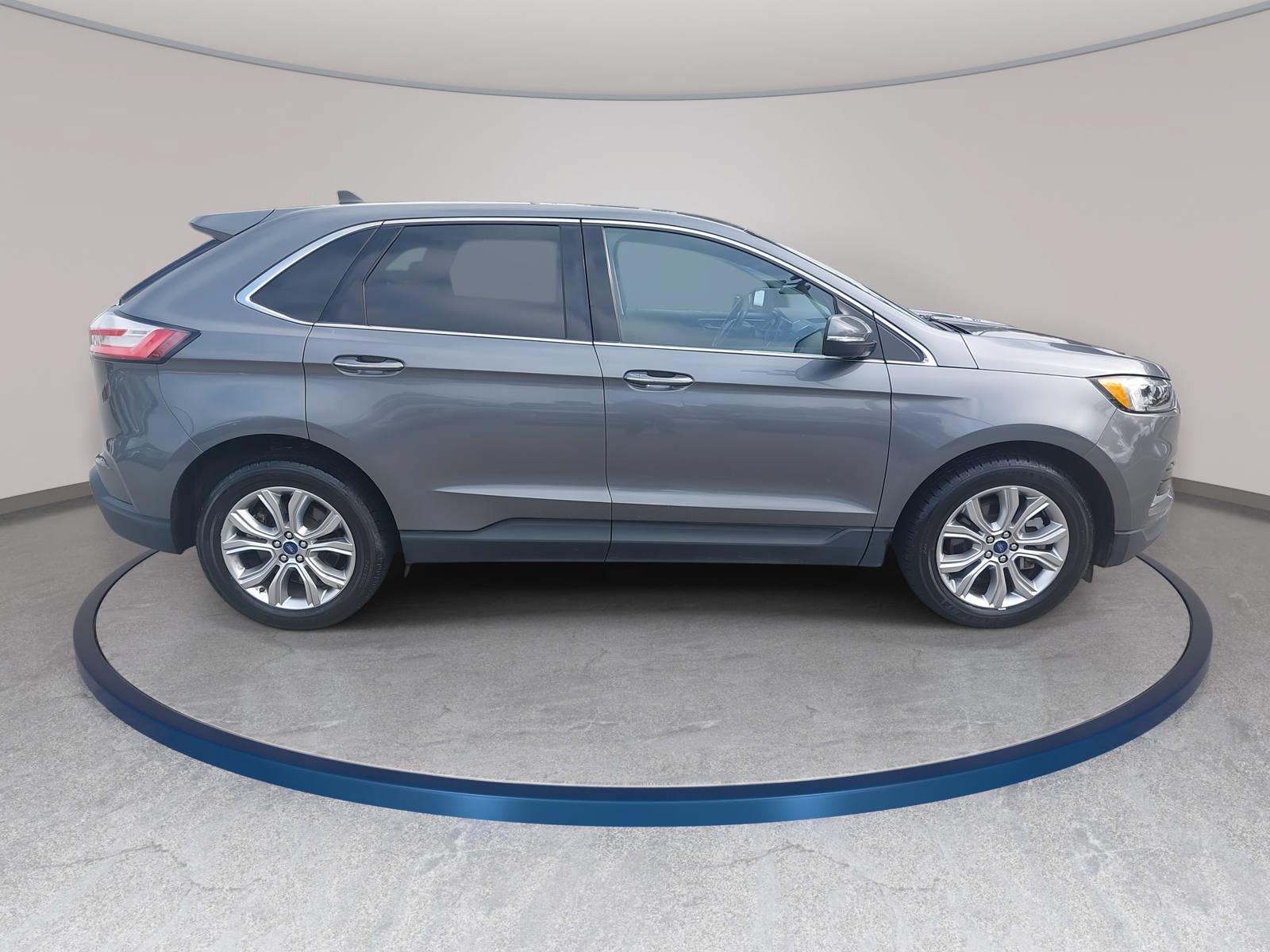 Used 2022 Ford Edge Titanium w/ Equipment Group 301A AWD/4WD image 4