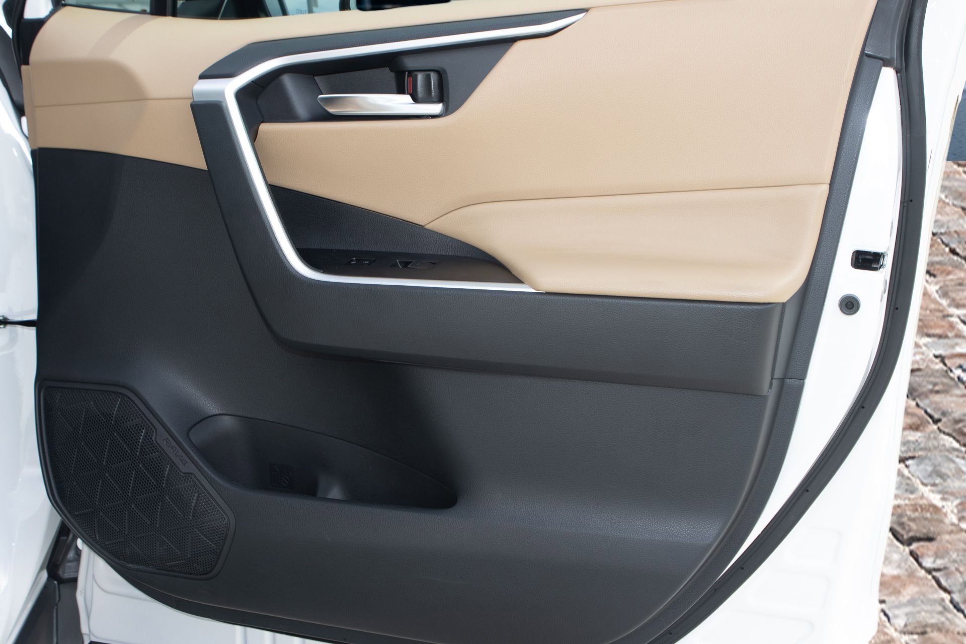 Used 2024 Toyota RAV4 XLE image 12