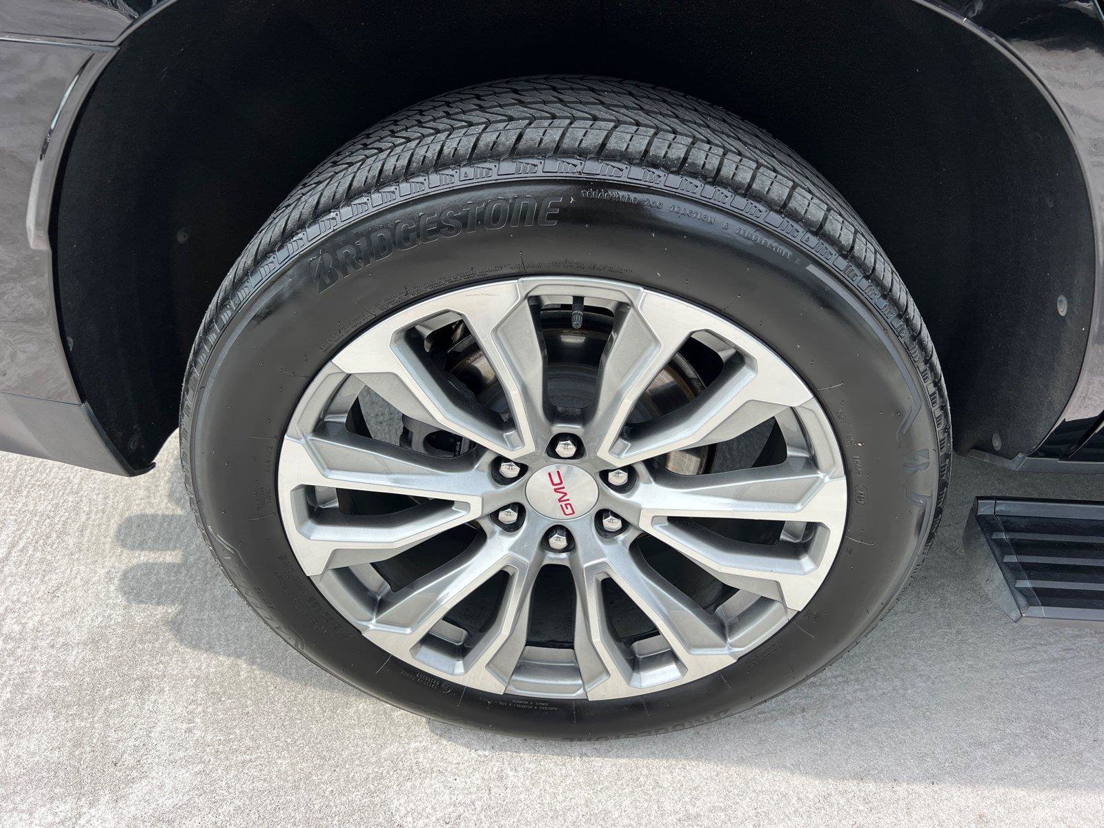 Used 2021 GMC Yukon Denali w/ Denali Premium Package AWD/4WD image 17