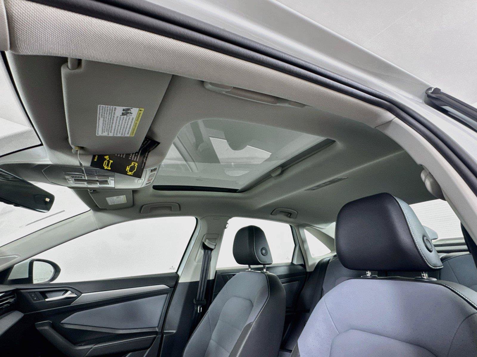 New 2027 Volkswagen Jetta SE FWD image 21