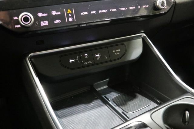 Used 2025 Kia Carnival SX Prestige FWD image 28