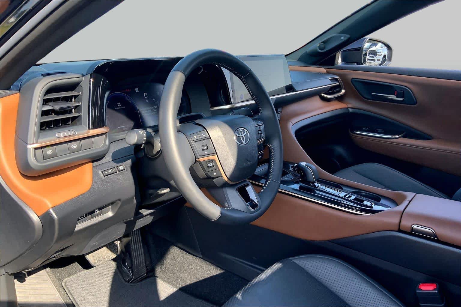 Used 2025 Toyota Crown w/ Advanced Technology Package AWD/4WD image 18