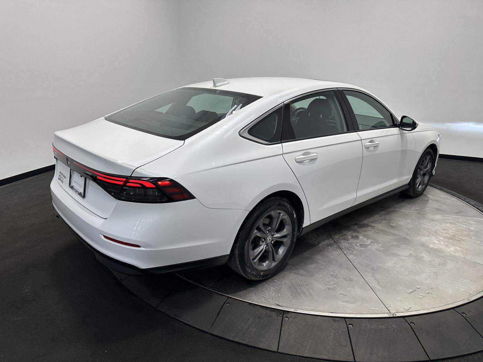 Certified 2024 Honda Accord EX image 6