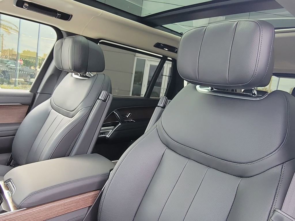 New 2026 Land Rover Range Rover Long Wheelbase Autobiography image 26