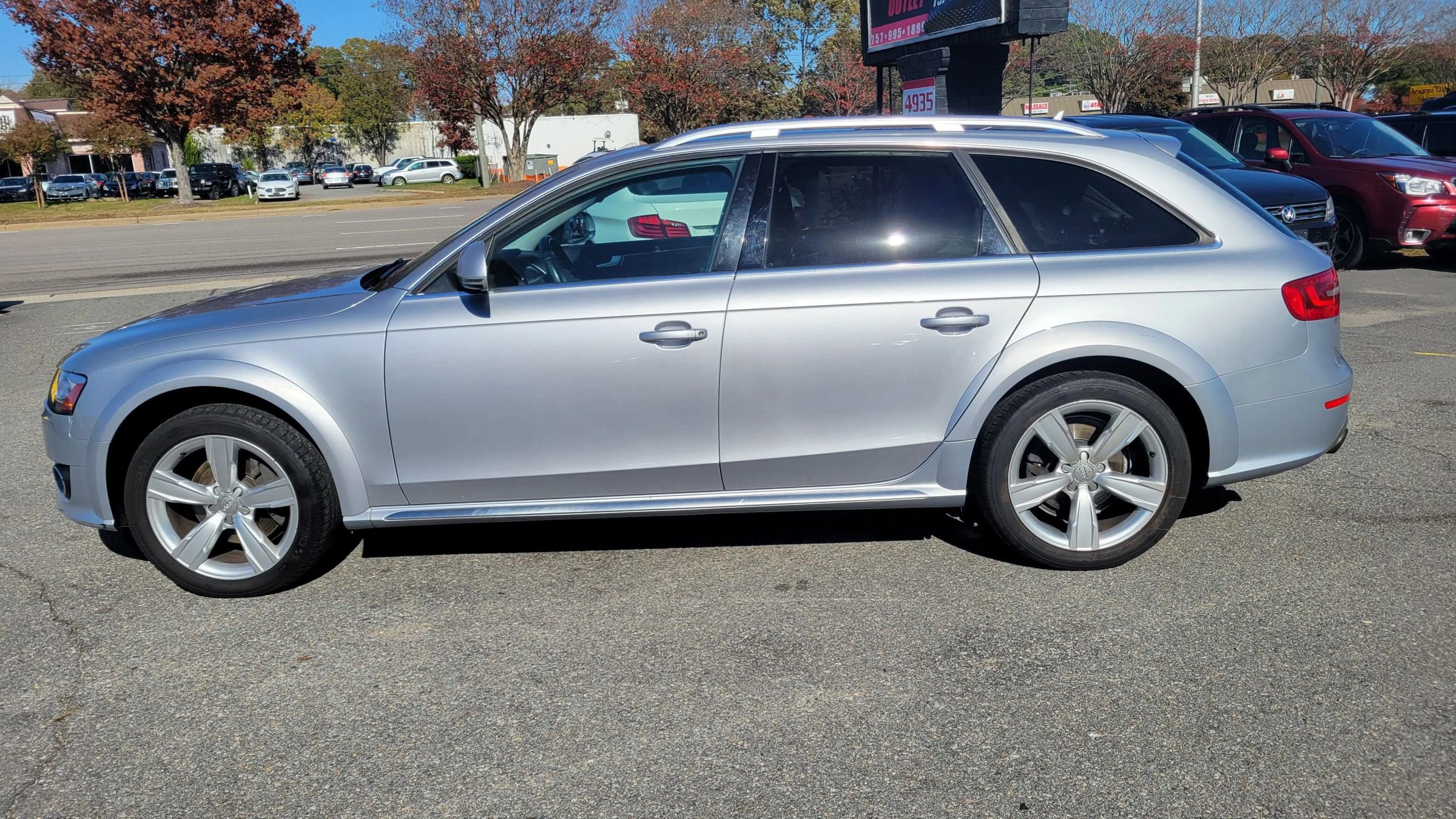 Used 2015 Audi A4 Premium Plus w/ Technology Package image 2