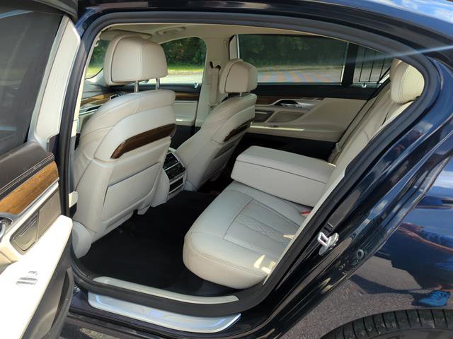 Used 2019 BMW 750i xDrive w/ Executive Package image 5