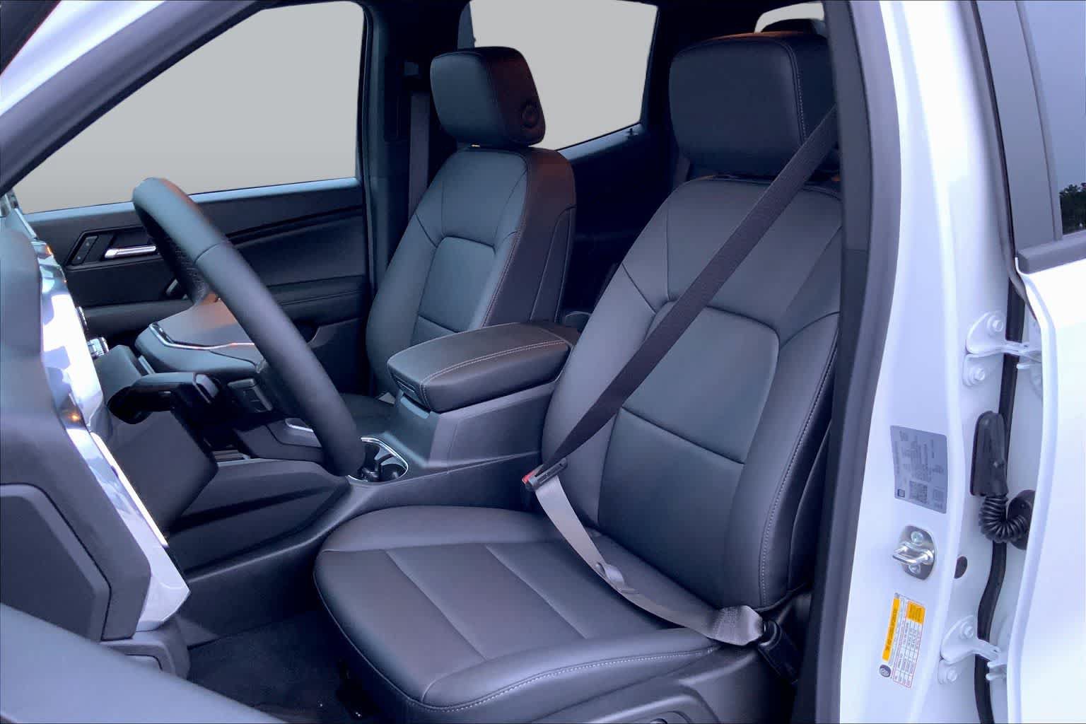 New 2025 GMC Canyon Elevation w/ Convenience Package RWD image 9