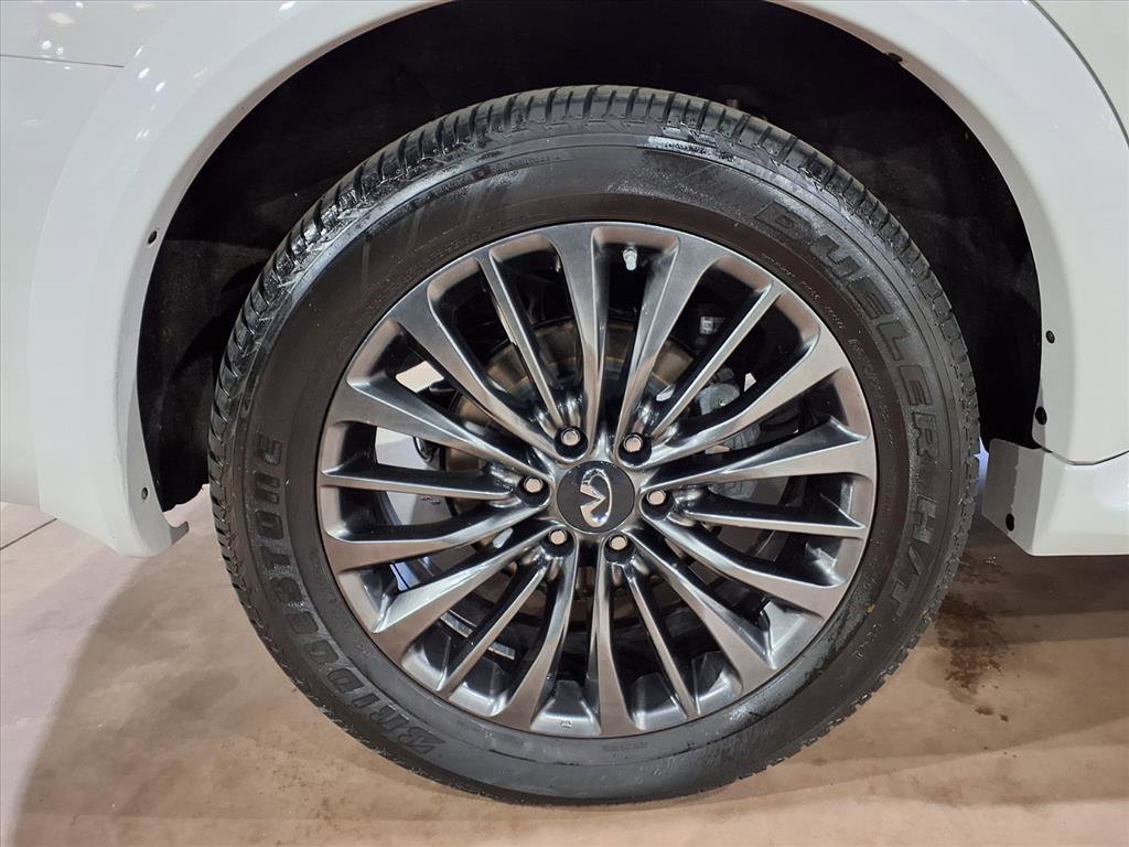 Used 2023 INFINITI QX80 Sensory w/ All-Season Package image 26