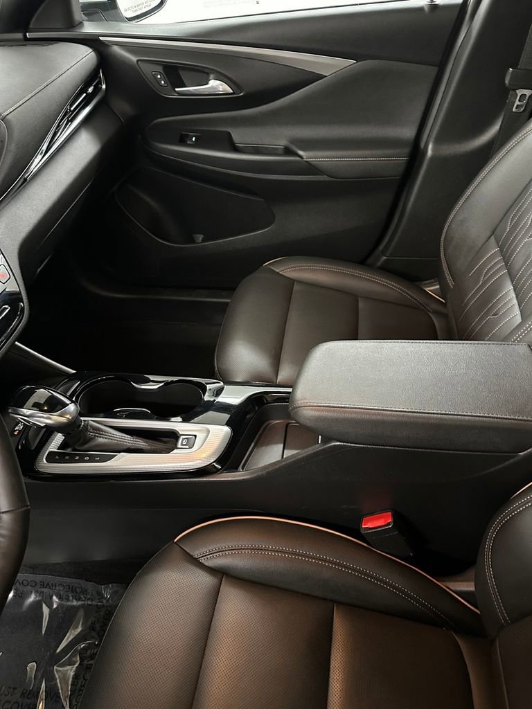 Used 2025 Buick Envista Avenir image 19