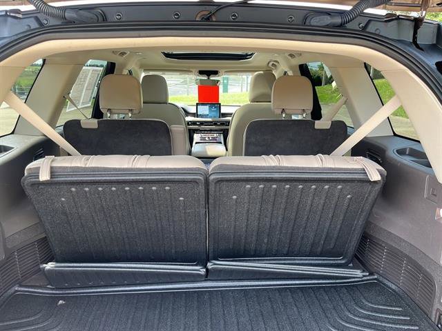Used 2022 Lincoln Aviator Reserve w/ Equipment Group 201A image 17