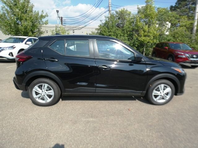 New 2025 Nissan Kicks Play S image 2