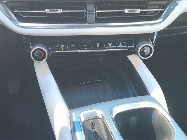 New 2025 Chevrolet Equinox EV LT image 14