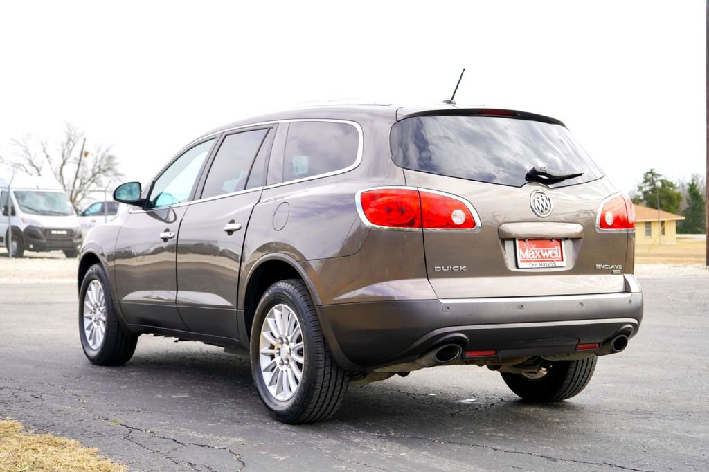 Used 2011 Buick Enclave CXL image 8