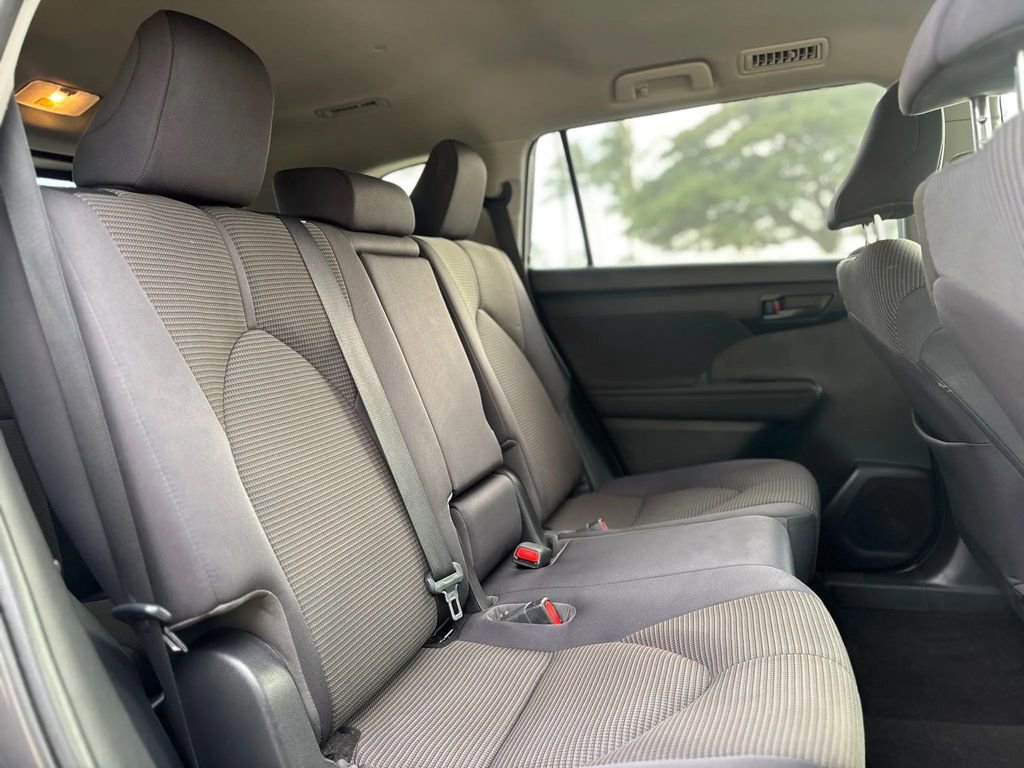 Used 2023 Toyota Highlander L image 11
