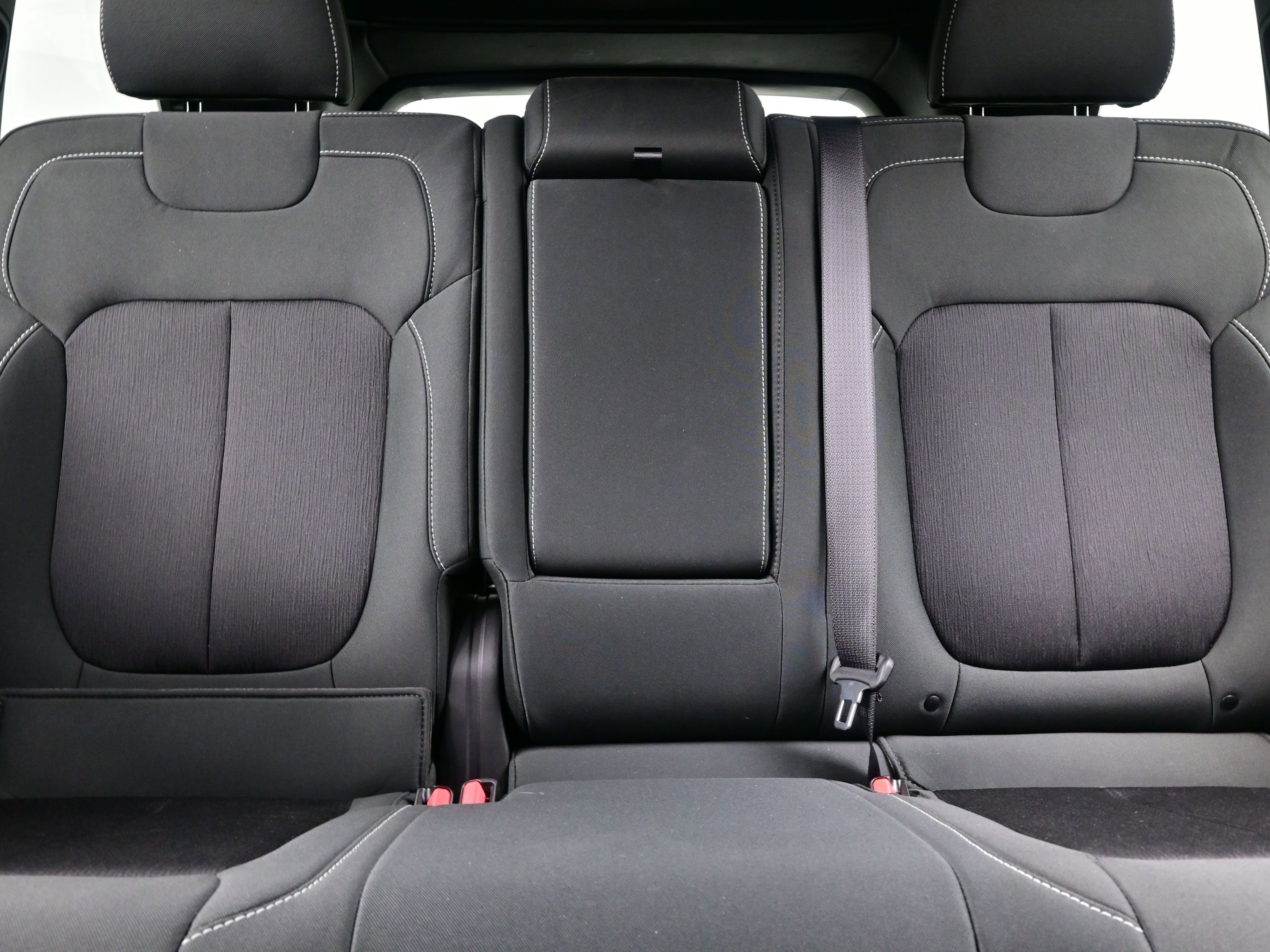 Used 2025 Jeep Grand Cherokee Laredo X w/ Luxury Tech Group I image 17