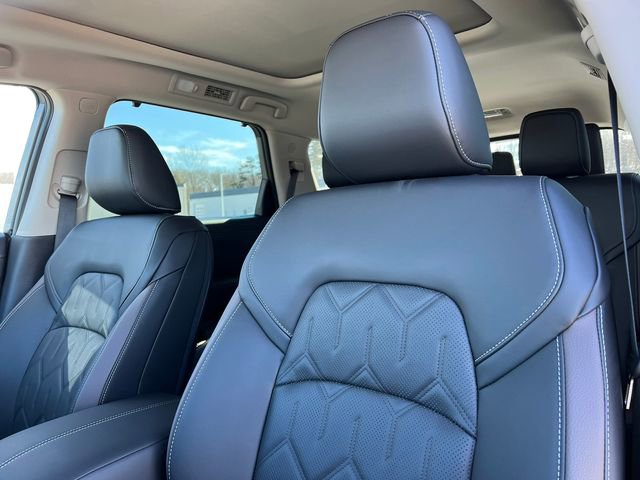 New 2026 Nissan Pathfinder Platinum image 14