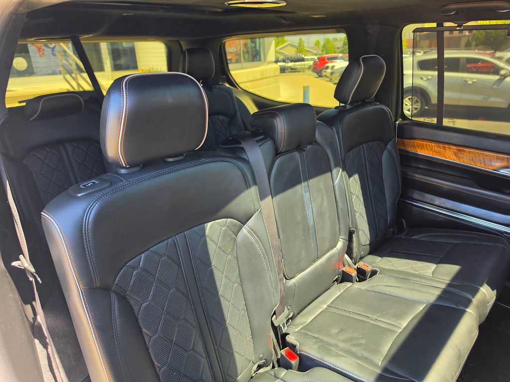 Used 2022 Jeep Grand Wagoneer Series III w/ Rear Seat Video Group 1 AWD/4WD image 22