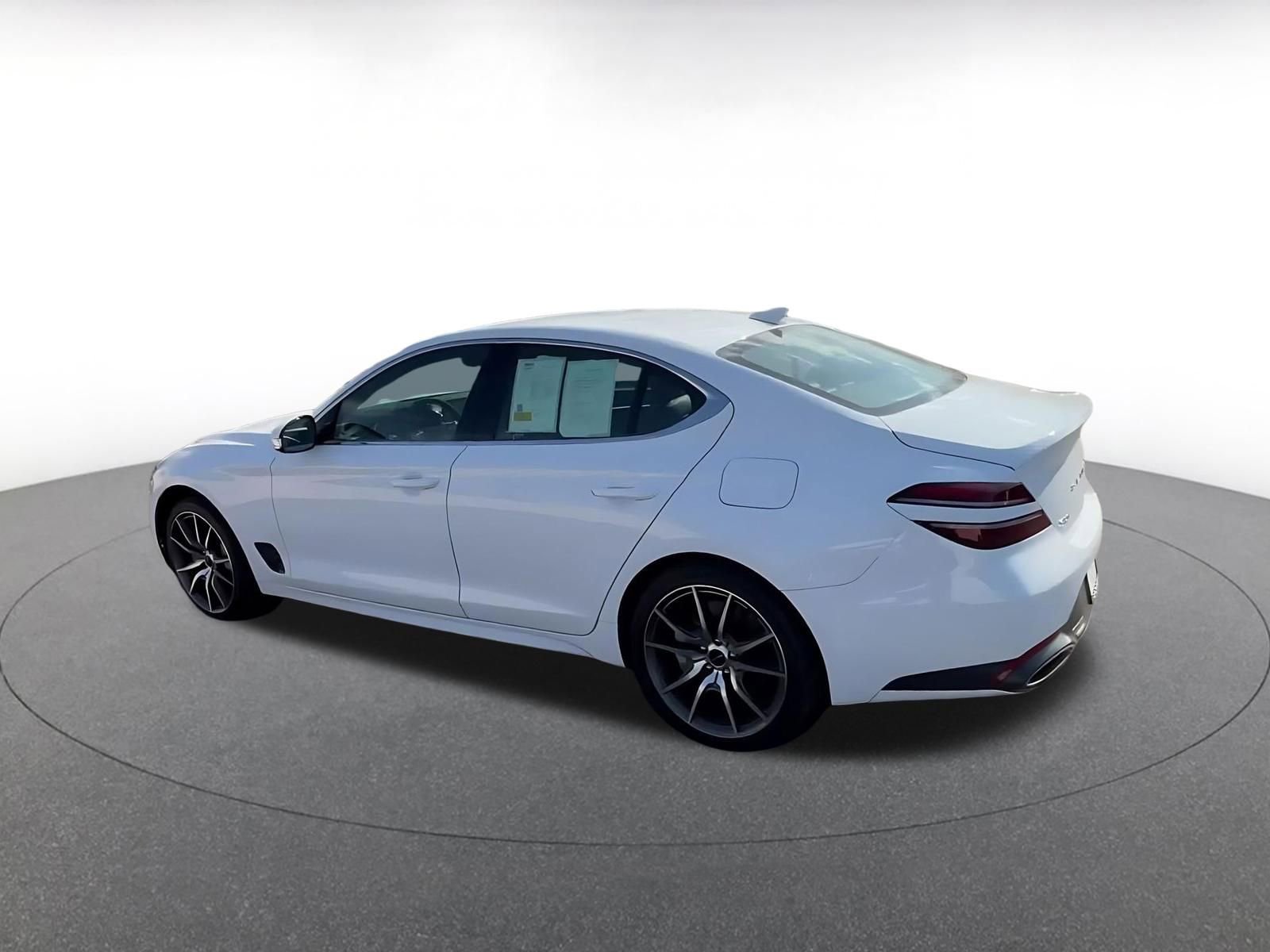 Used 2025 Genesis G70 2.5T image 10