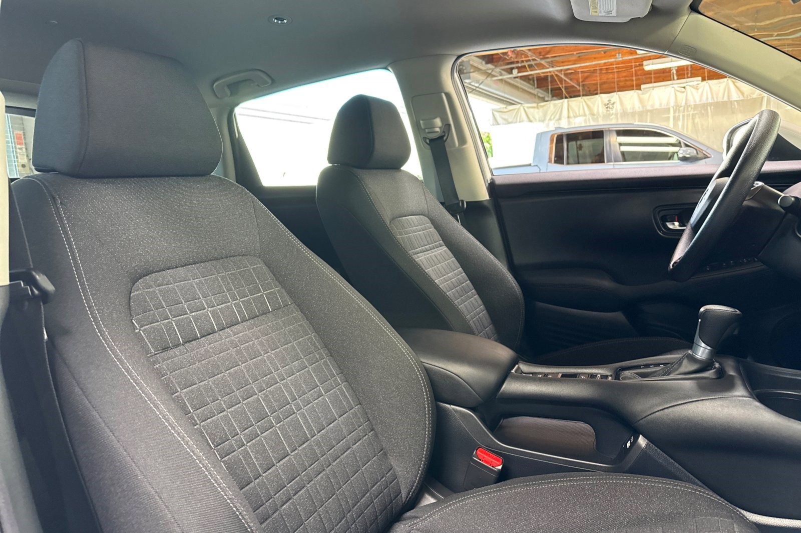 Certified 2023 Honda HR-V LX image 30