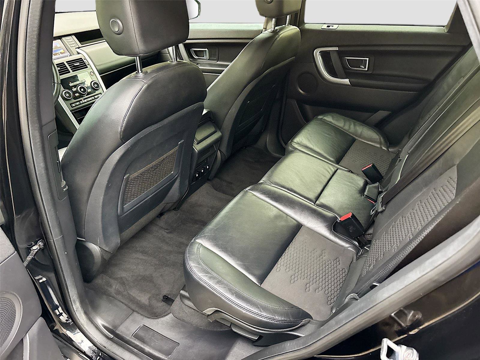 Used 2018 Land Rover Discovery Sport SE AWD/4WD image 23