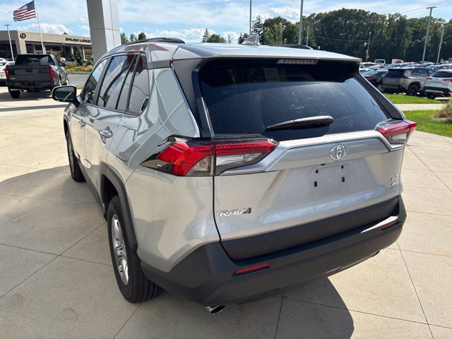 Used 2025 Toyota RAV4 XLE AWD/4WD image 5