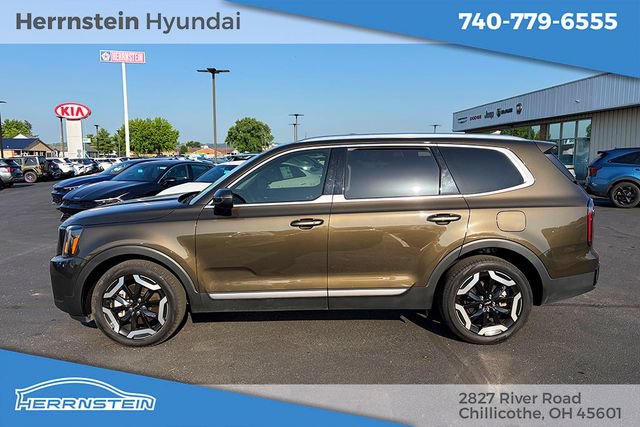 Used 2024 Kia Telluride EX w/ EX Captain's Chair Package AWD/4WD image 4