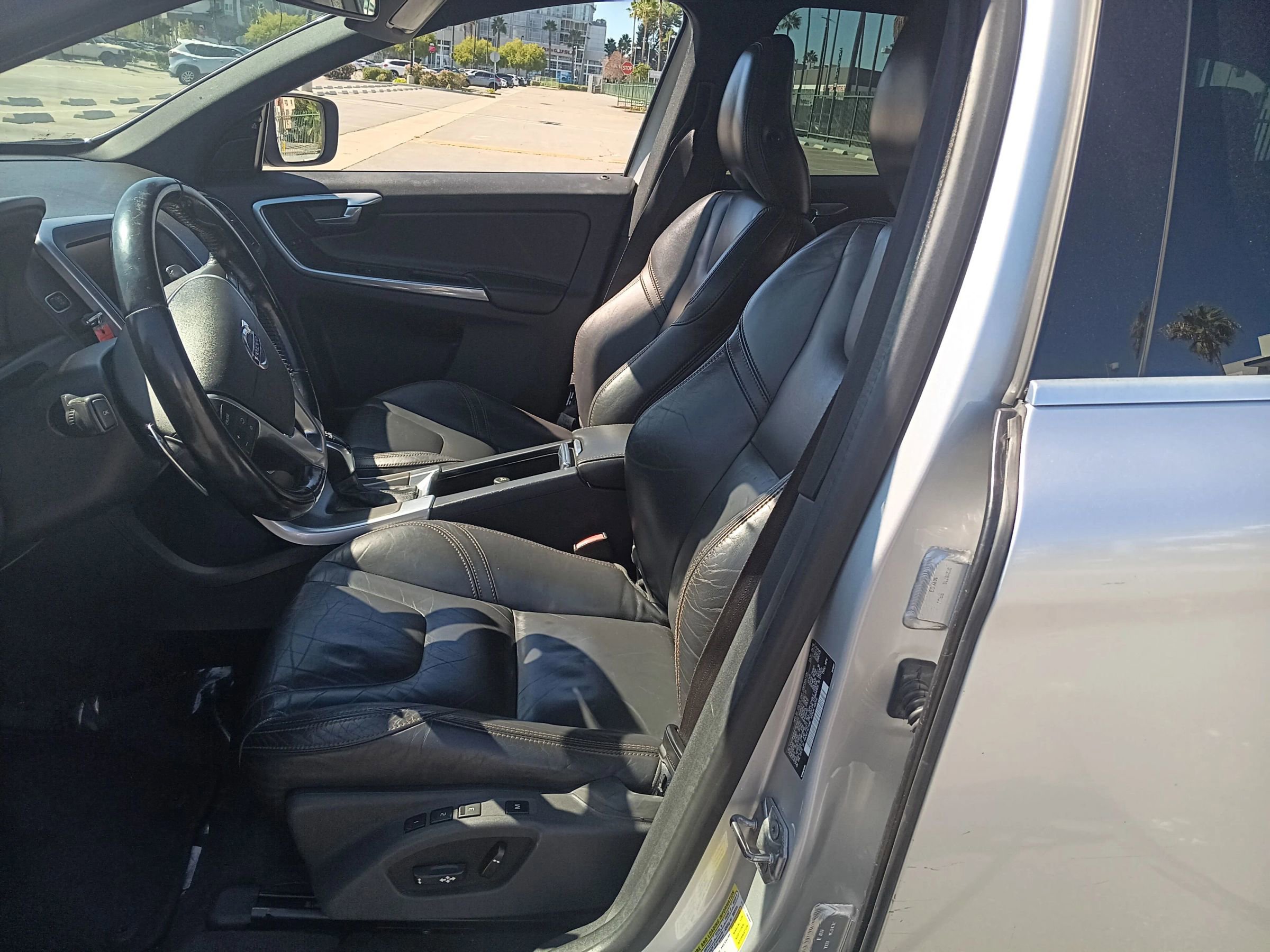 Used 2015 Volvo XC60 T6 image 13