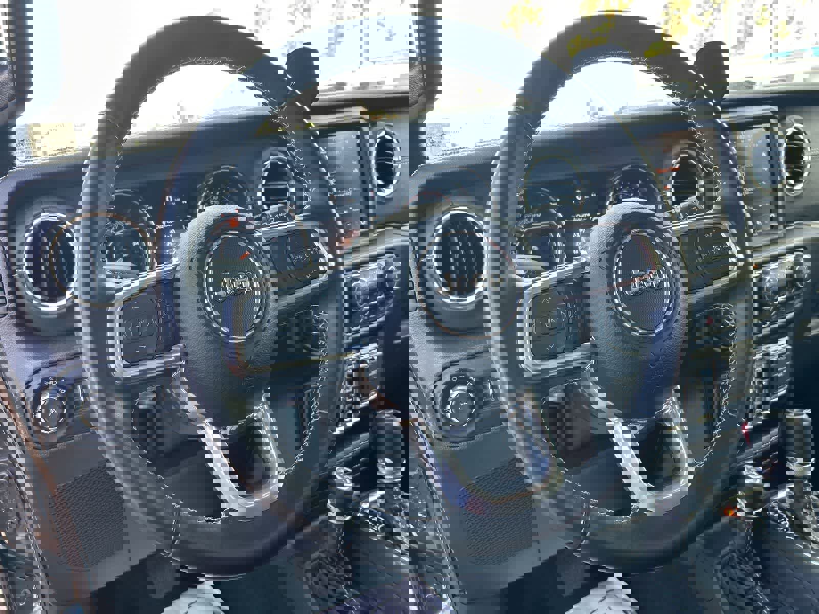 Used 2021 Jeep Wrangler Unlimited Sahara image 32