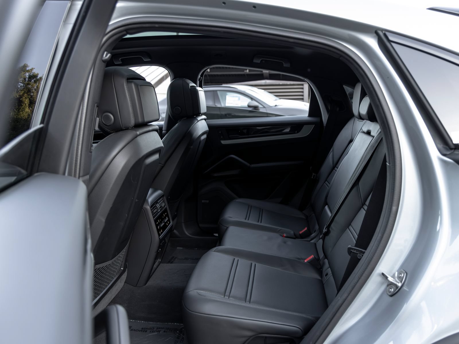 Certified 2026 Porsche Cayenne Coupe AWD/4WD image 44