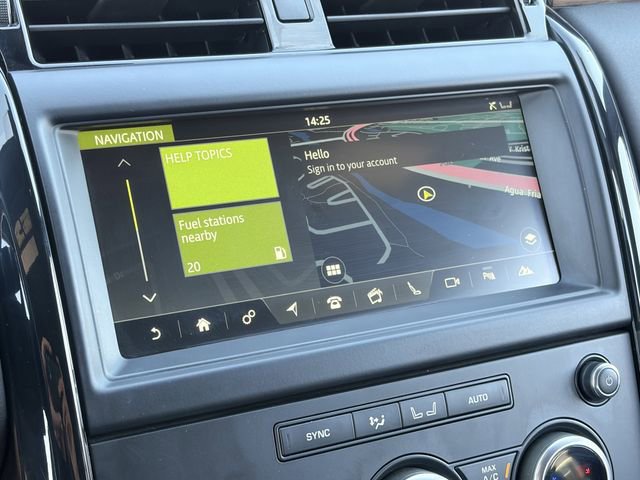 Used 2018 Land Rover Discovery SE image 14