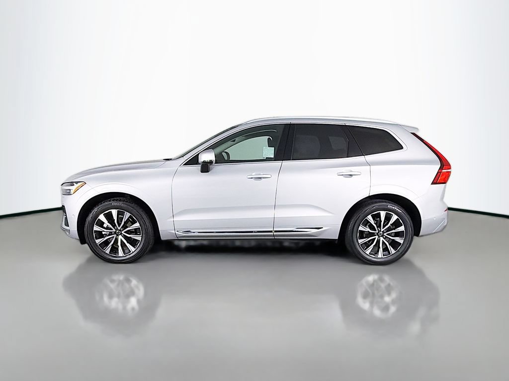 Used 2023 Volvo XC60 B5 Plus w/ Climate Package AWD/4WD image 4
