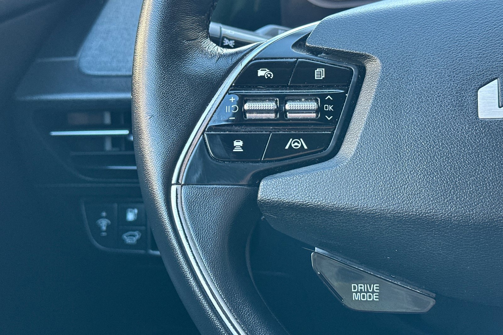 Used 2022 Kia EV6 Wind w/ Wind Technology Package image 31