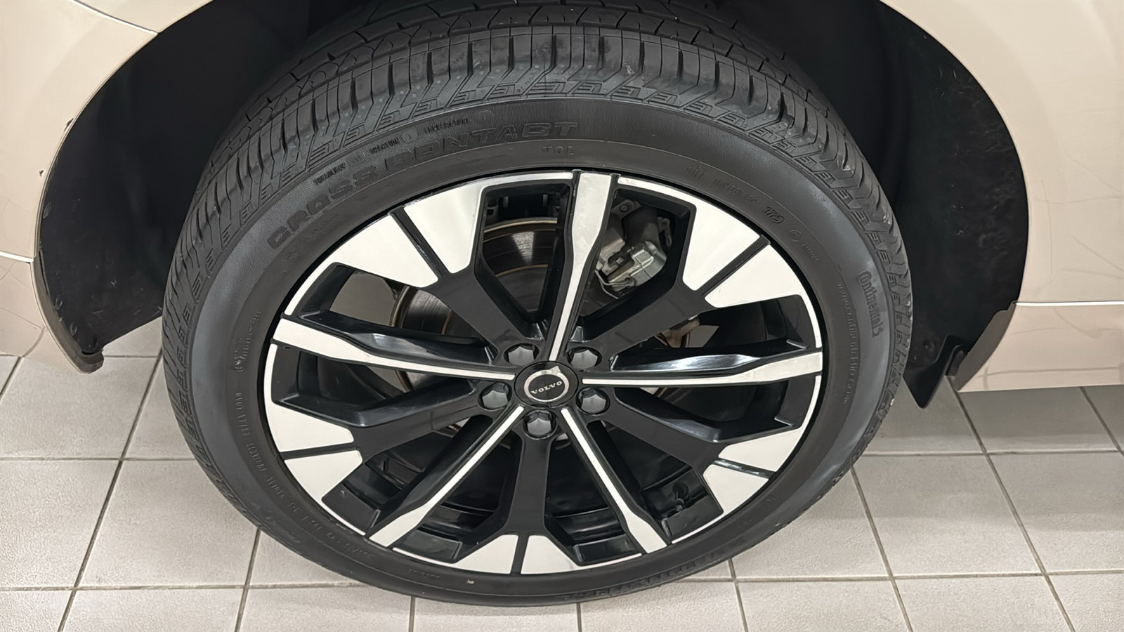 Used 2026 Volvo XC60 B5 Plus AWD/4WD image 31
