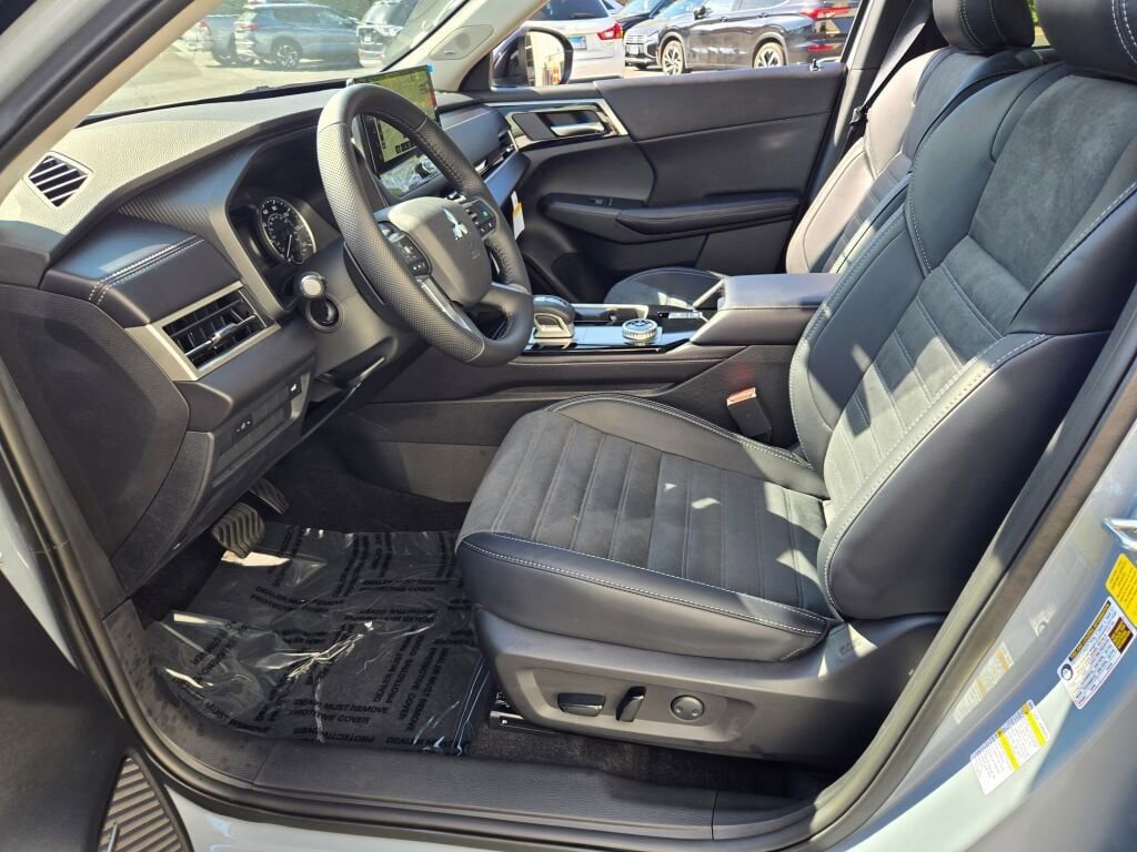 New 2025 Mitsubishi Outlander Trail Edition image 15