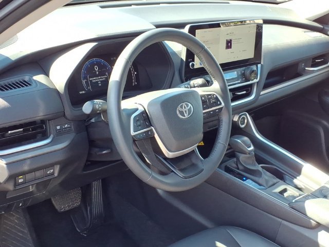 Used 2026 Toyota Grand Highlander AWD image 19
