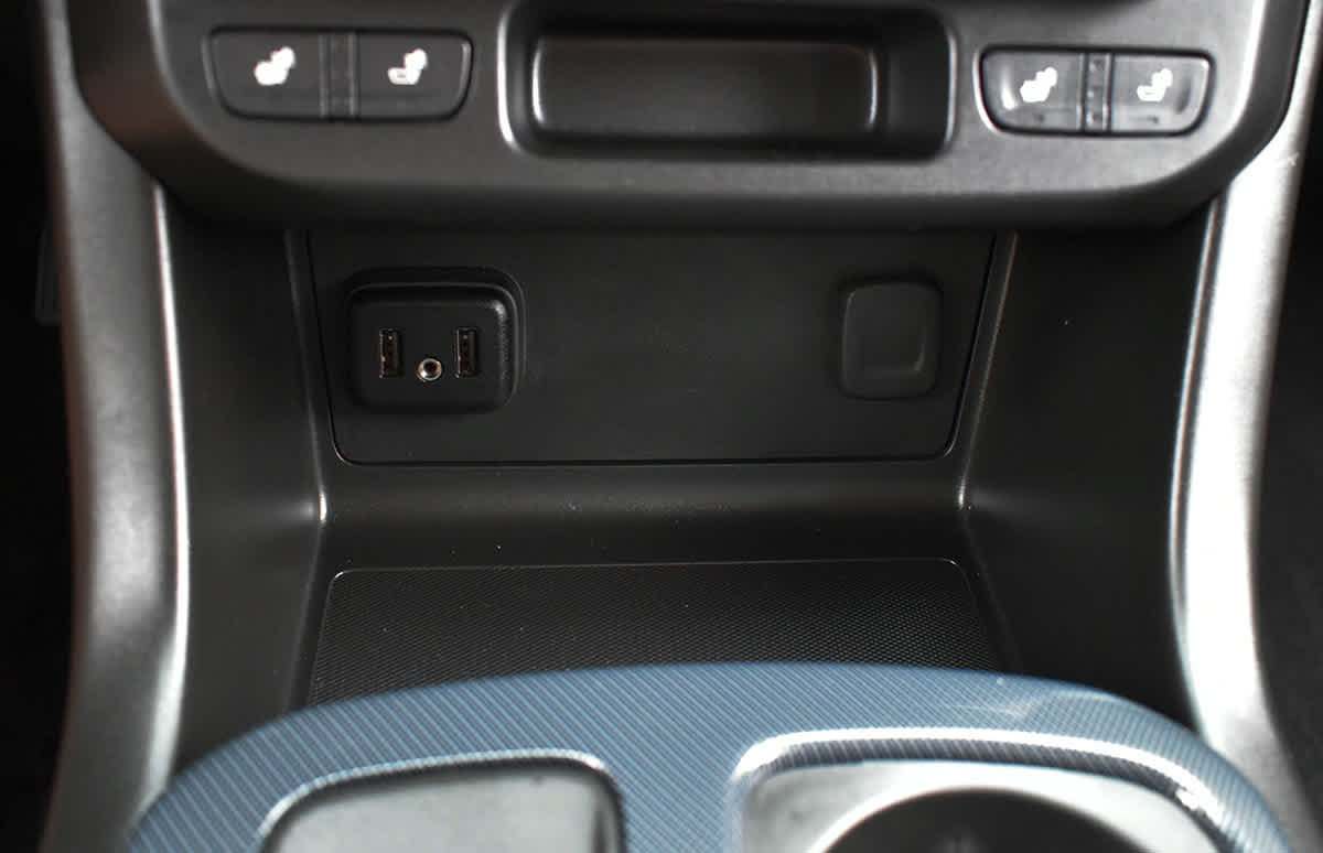 Used 2022 Chevrolet Colorado Z71 AWD/4WD image 19