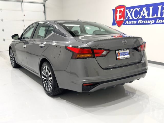 Used 2025 Nissan Altima 2.5 SV FWD image 9