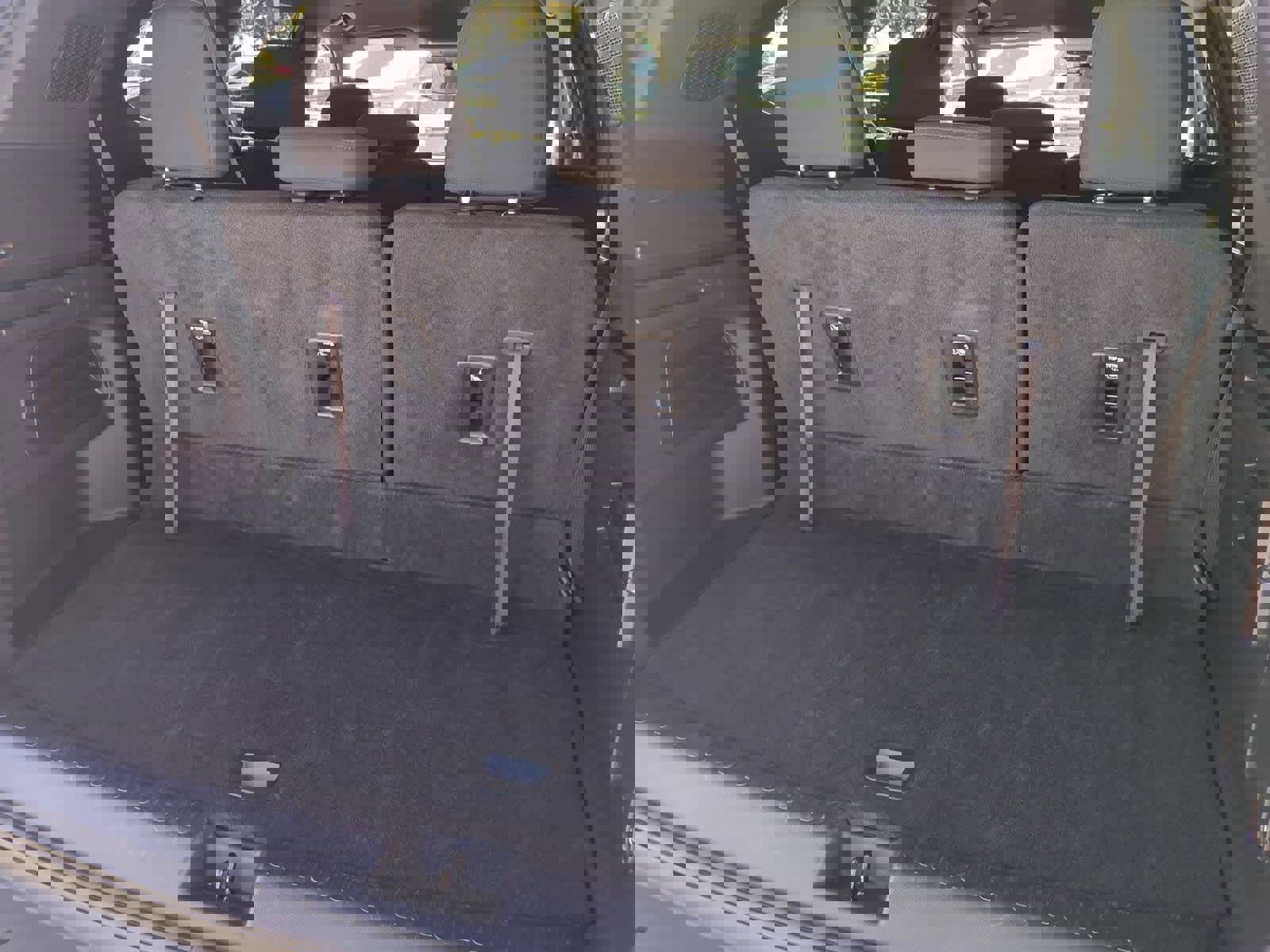 Used 2025 GMC Acadia Elevation image 33