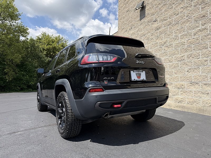 Used 2019 Jeep Cherokee Trailhawk w/ Cold Weather Group AWD/4WD image 6