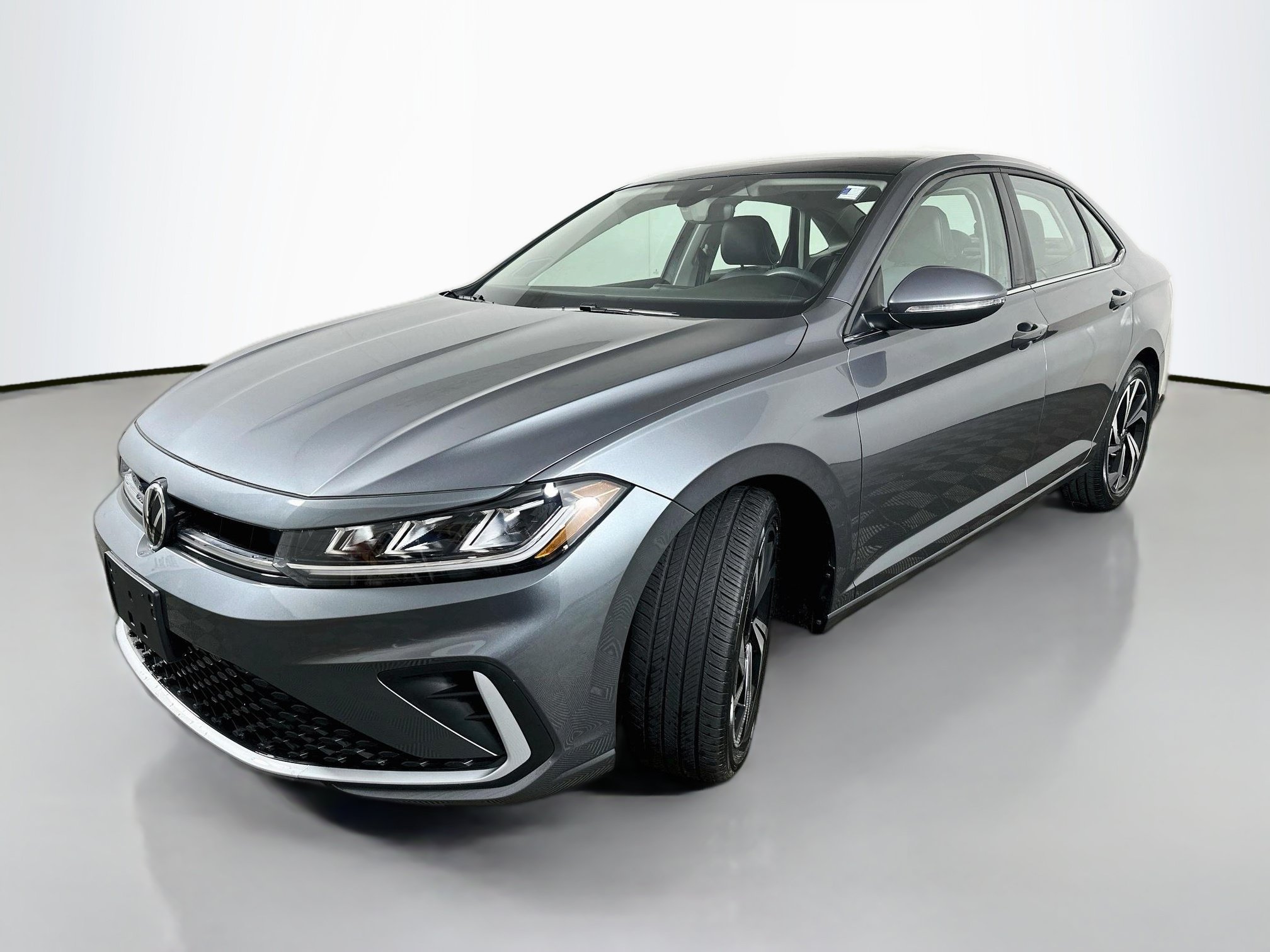 Used 2025 Volkswagen Jetta SEL FWD image 3