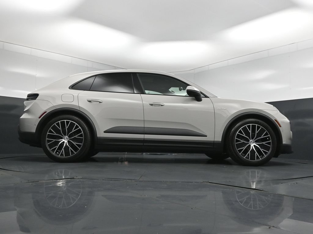 New 2026 Porsche Macan 4 Electric AWD/4WD image 33