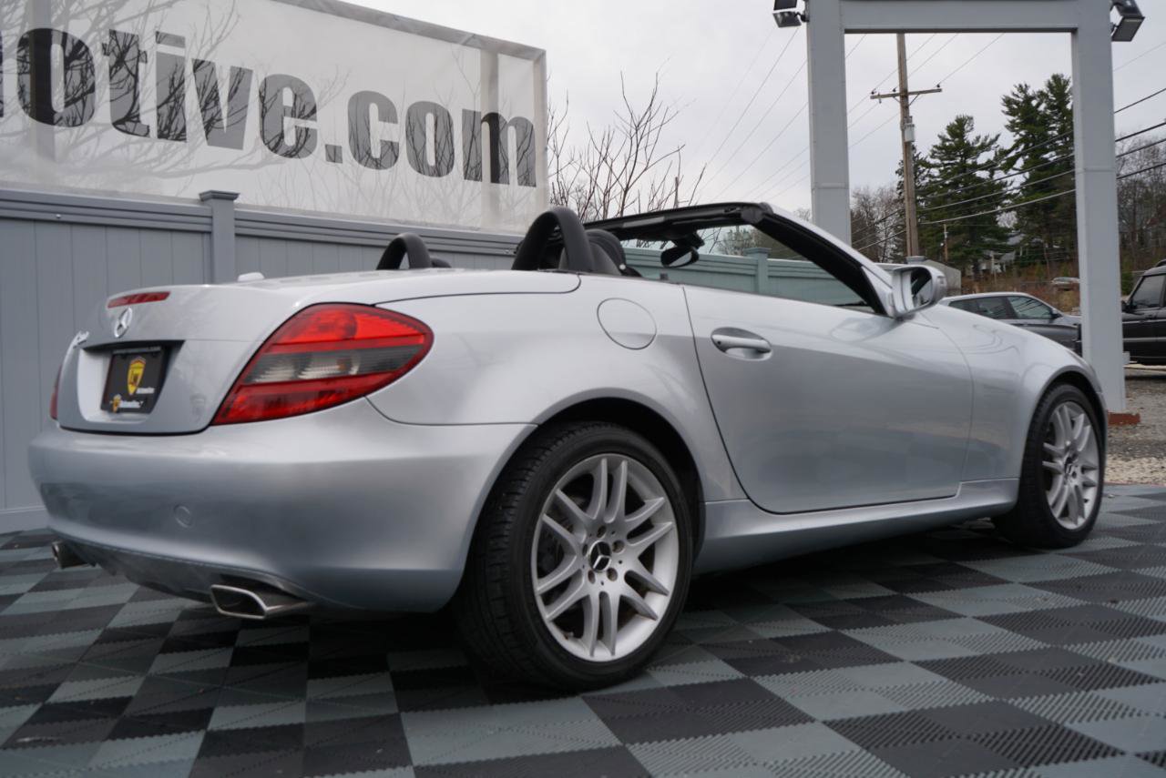 Used 2009 Mercedes-Benz SLK 300 2dr Roadster 3.0L w/ Premium I Pkg image 6