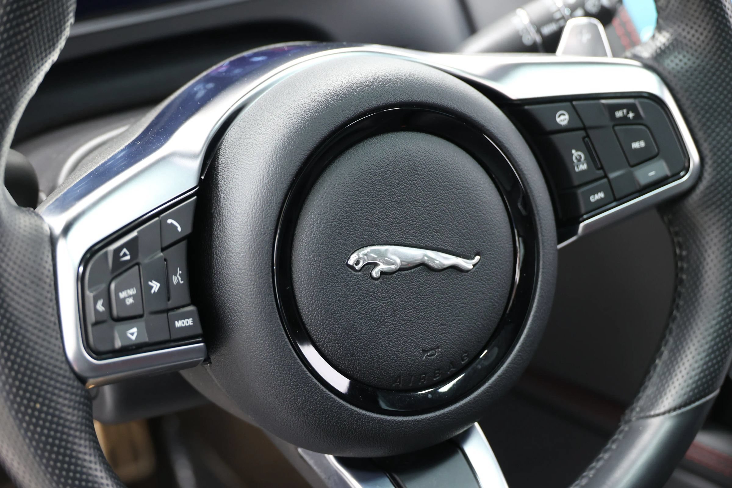 Used 2021 Jaguar F-TYPE R AWD/4WD image 27