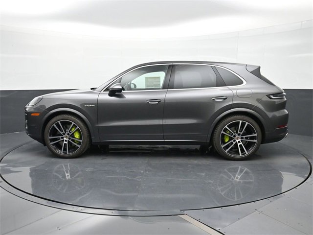 New 2026 Porsche Cayenne S image 2
