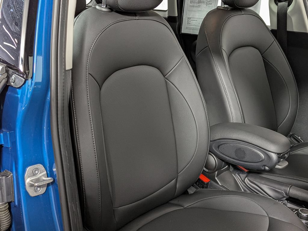 Used 2022 MINI Cooper 4-Door Hardtop FWD image 24
